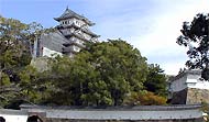 修復中の西小天守